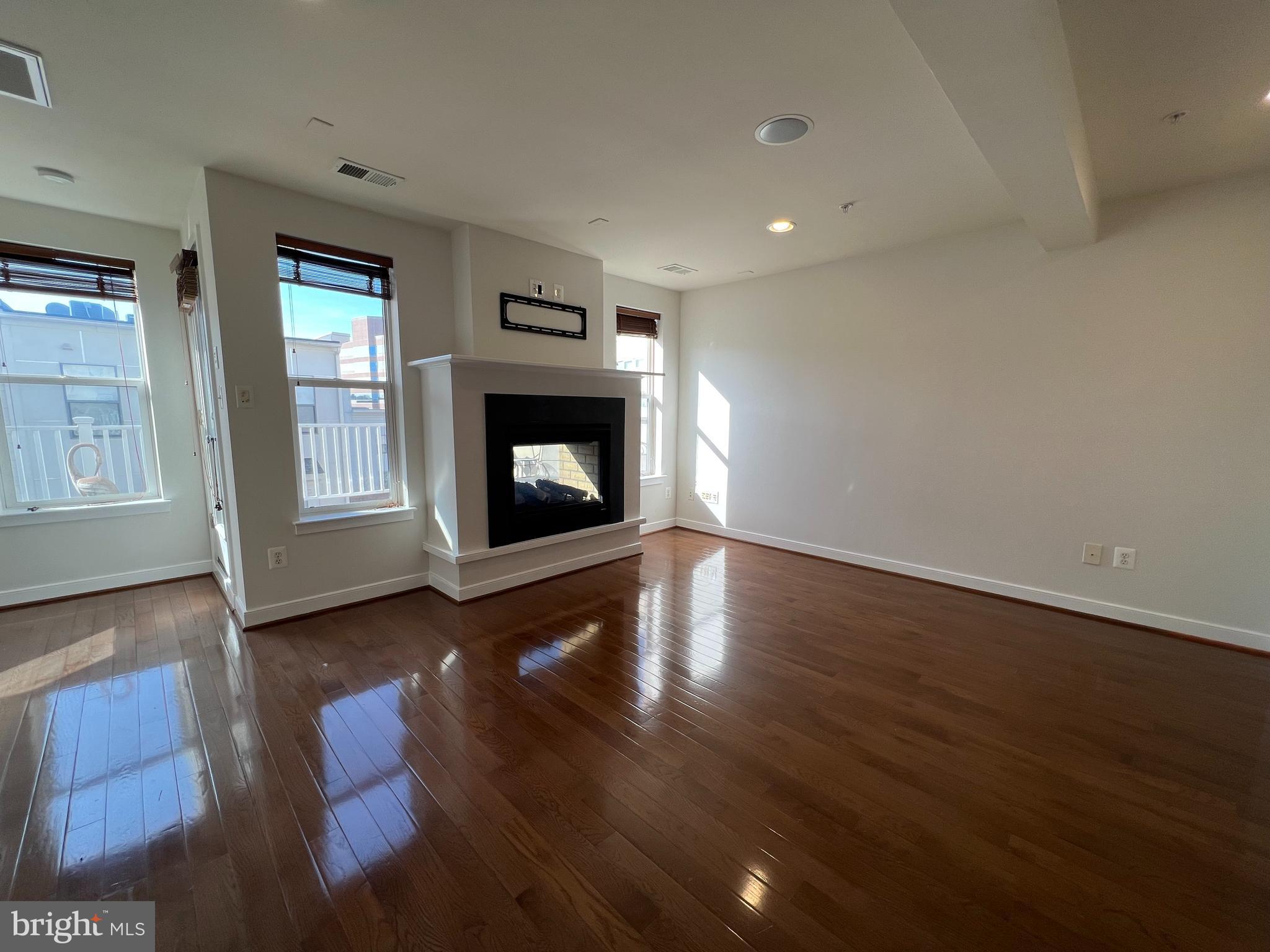 CENTERPOINTE - Residential Lease