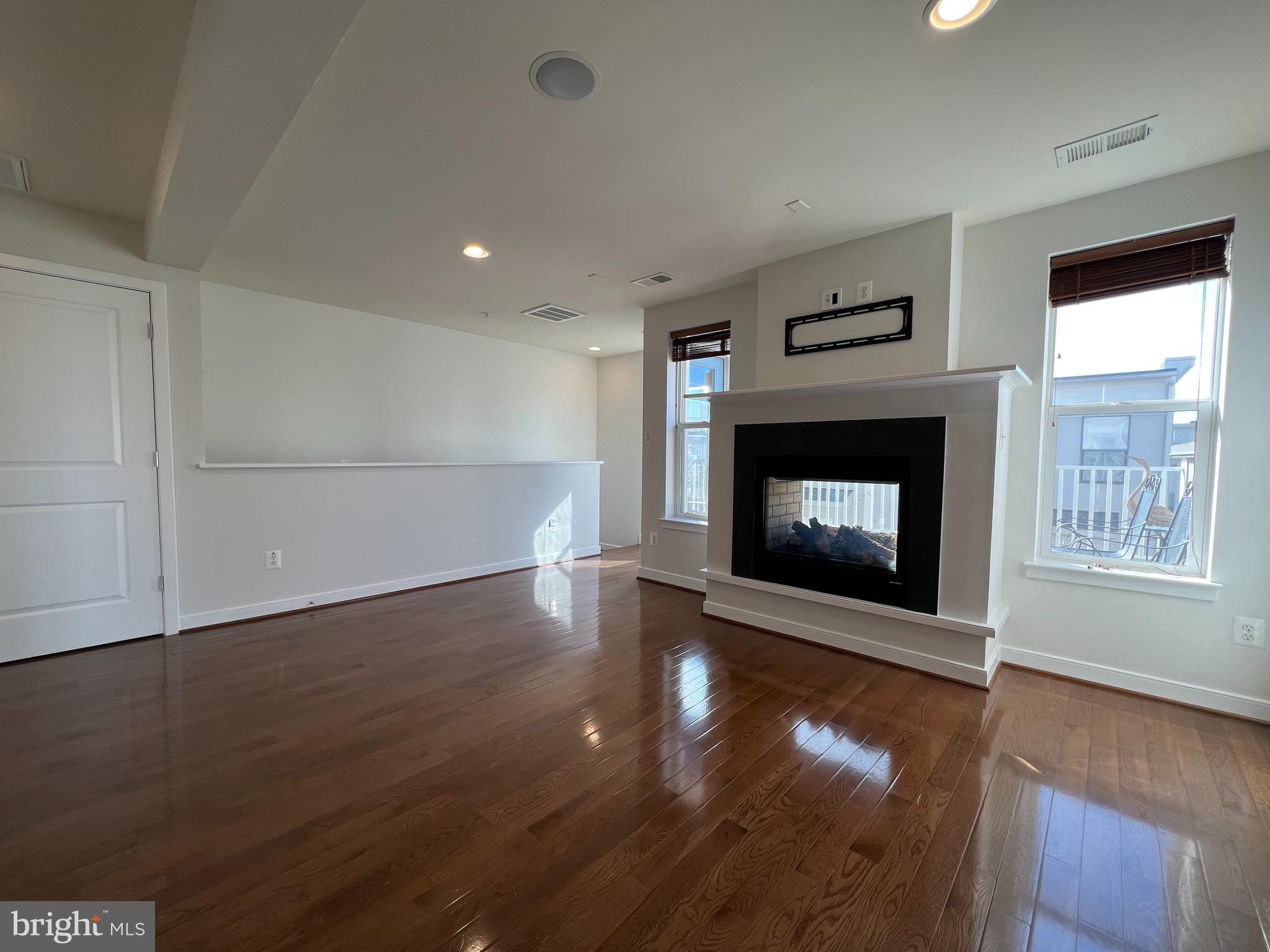 CENTERPOINTE - Residential Lease