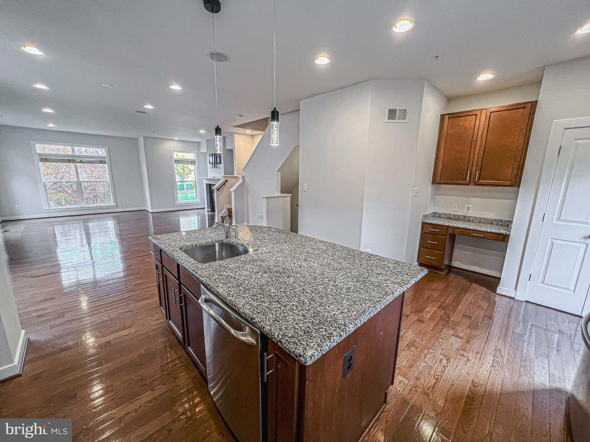 CENTERPOINTE - Residential Lease