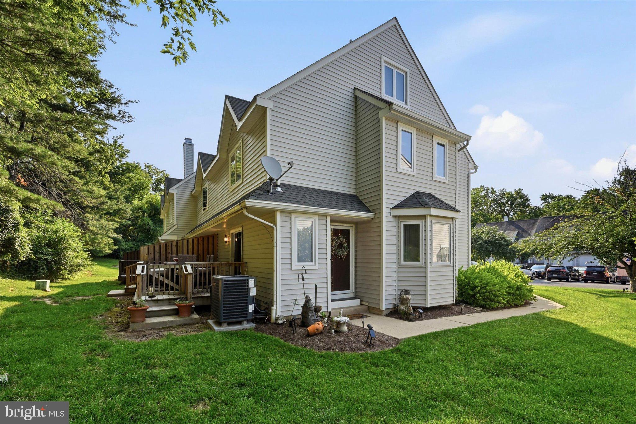 63 E JONATHAN COURT