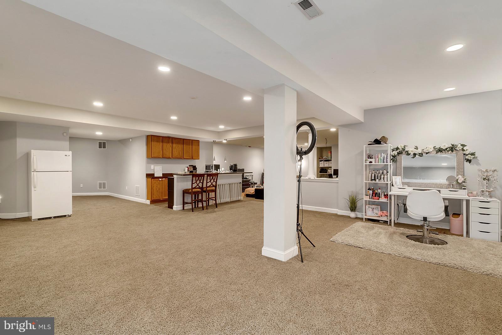 VICTORY LAKES - Residential