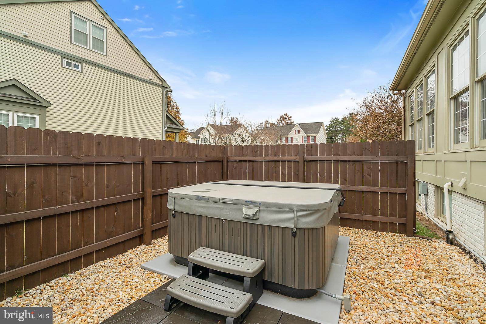 VICTORY LAKES - Residential