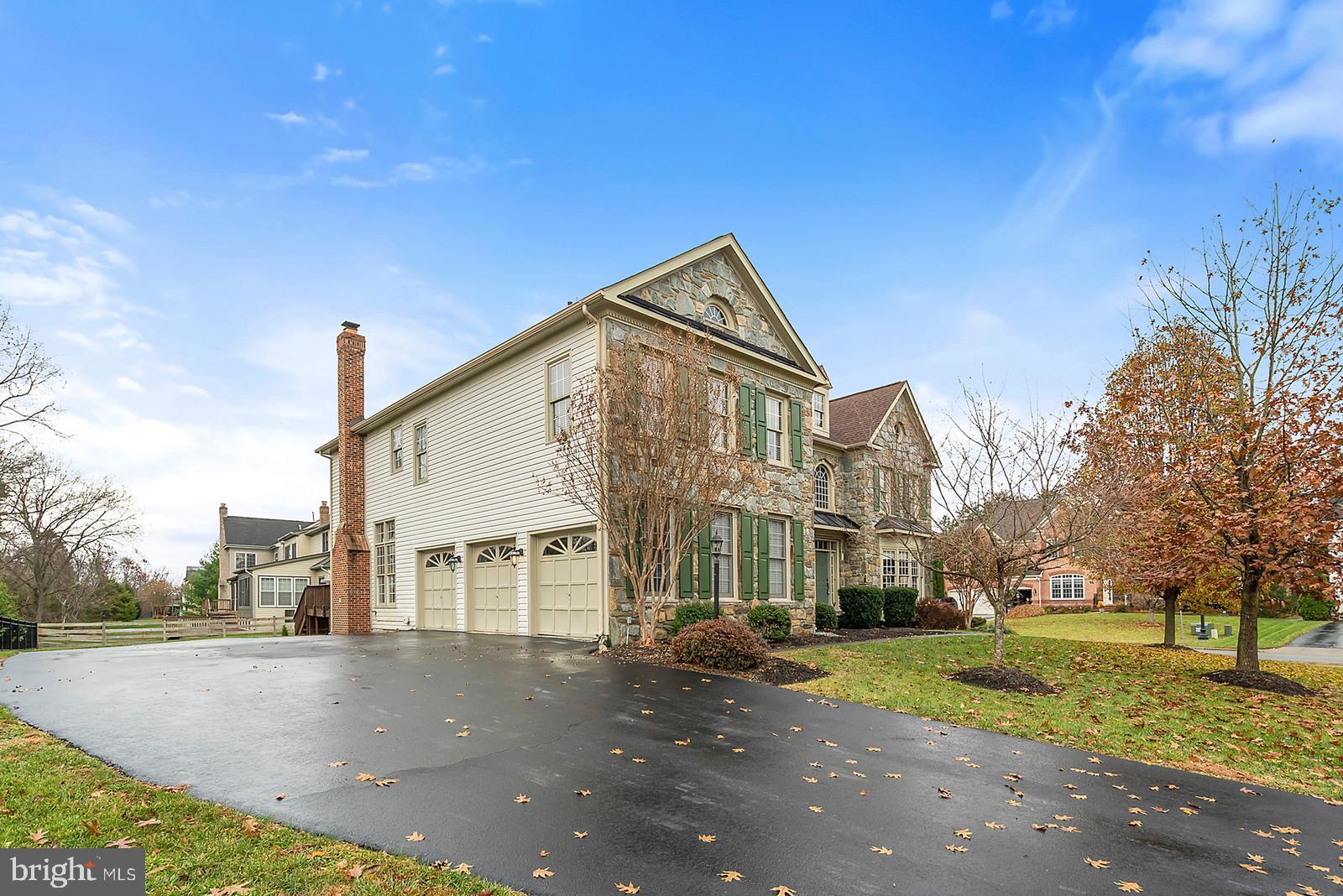 VICTORY LAKES - Residential