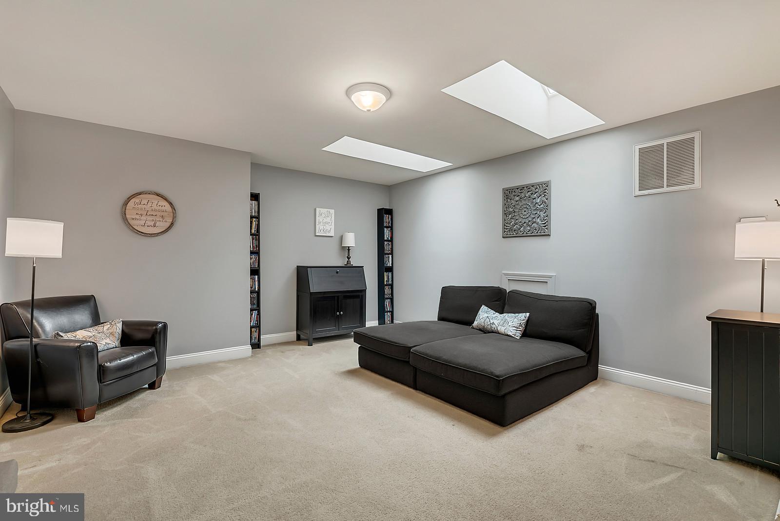 VICTORY LAKES - Residential