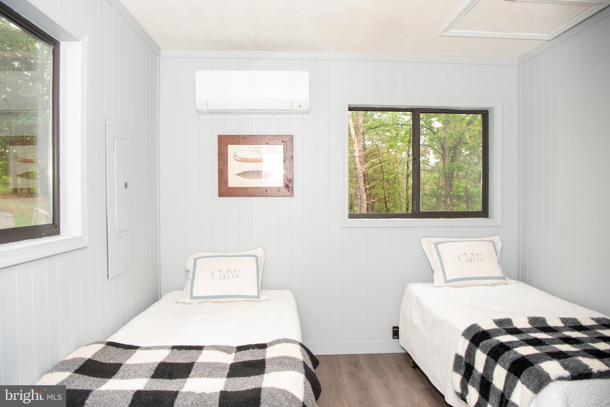 CABINS AT LOST RIVER - Residential