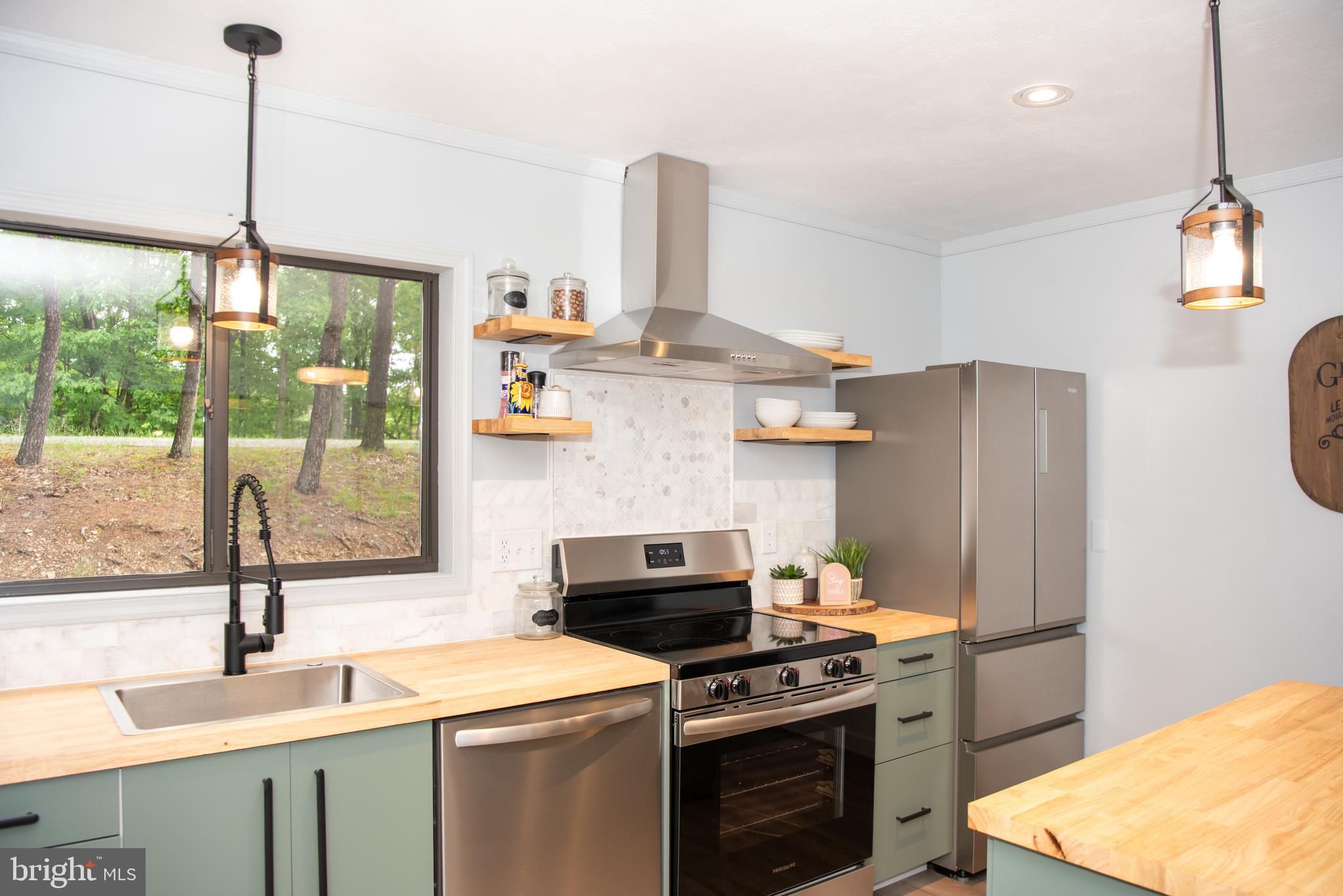 CABINS AT LOST RIVER - Residential