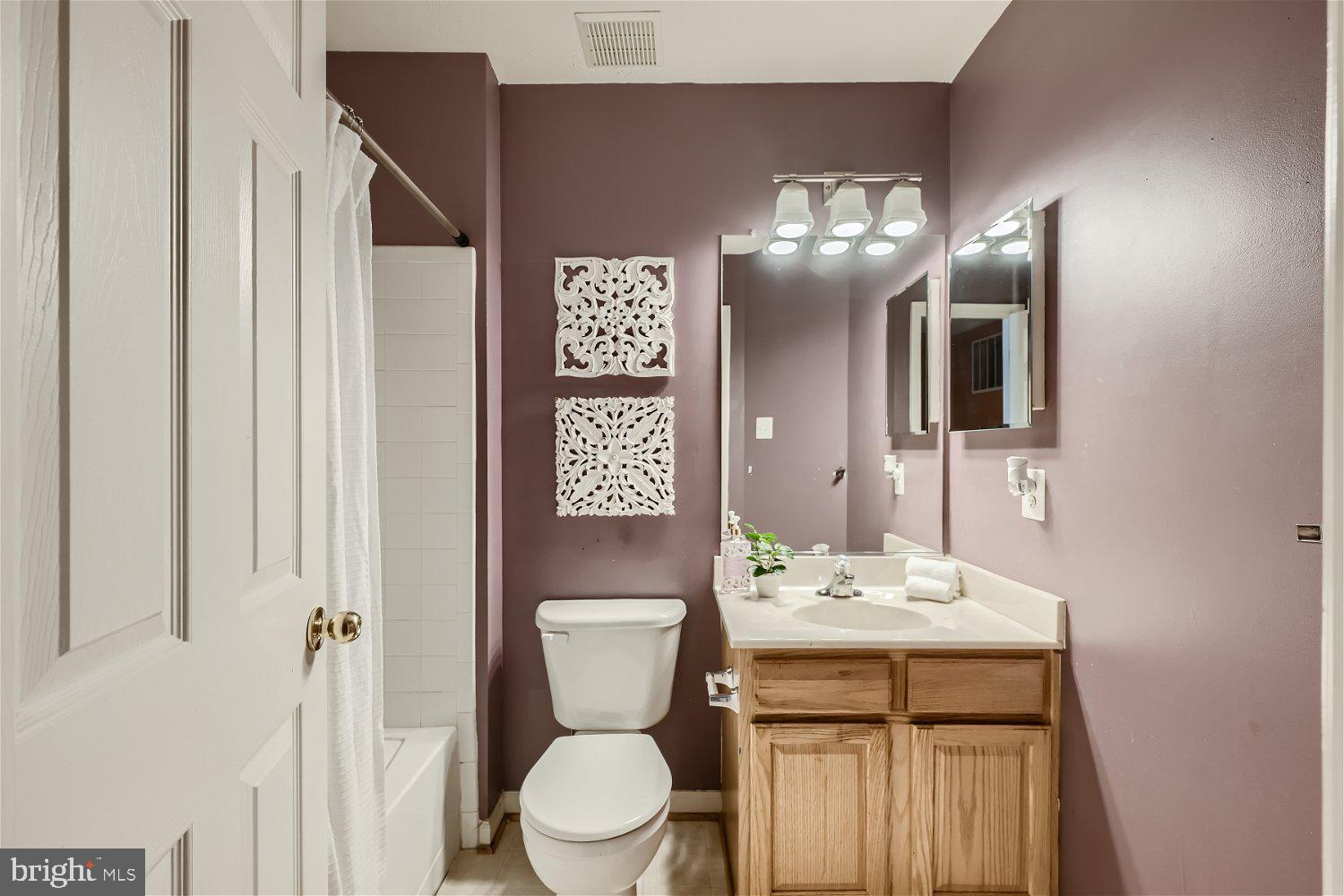 SENECA POINTE - Residential