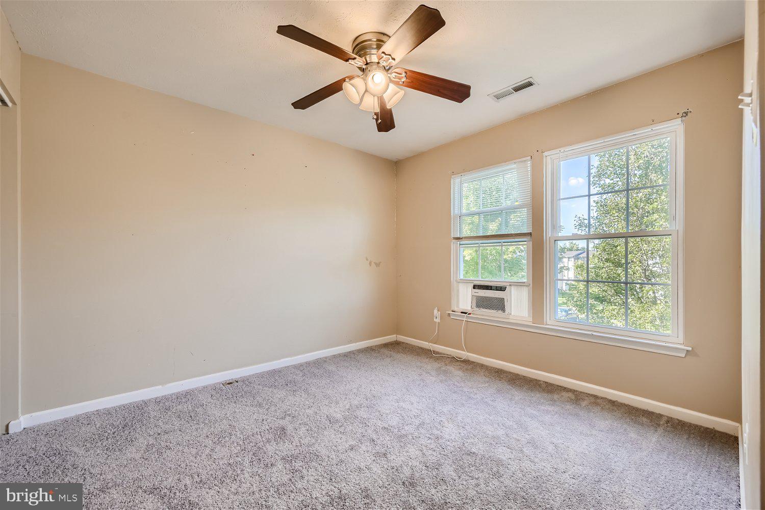 SENECA POINTE - Residential