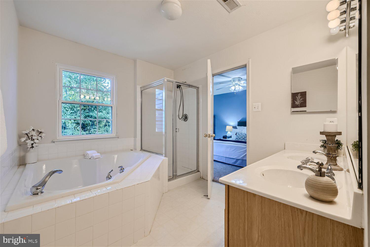 SENECA POINTE - Residential