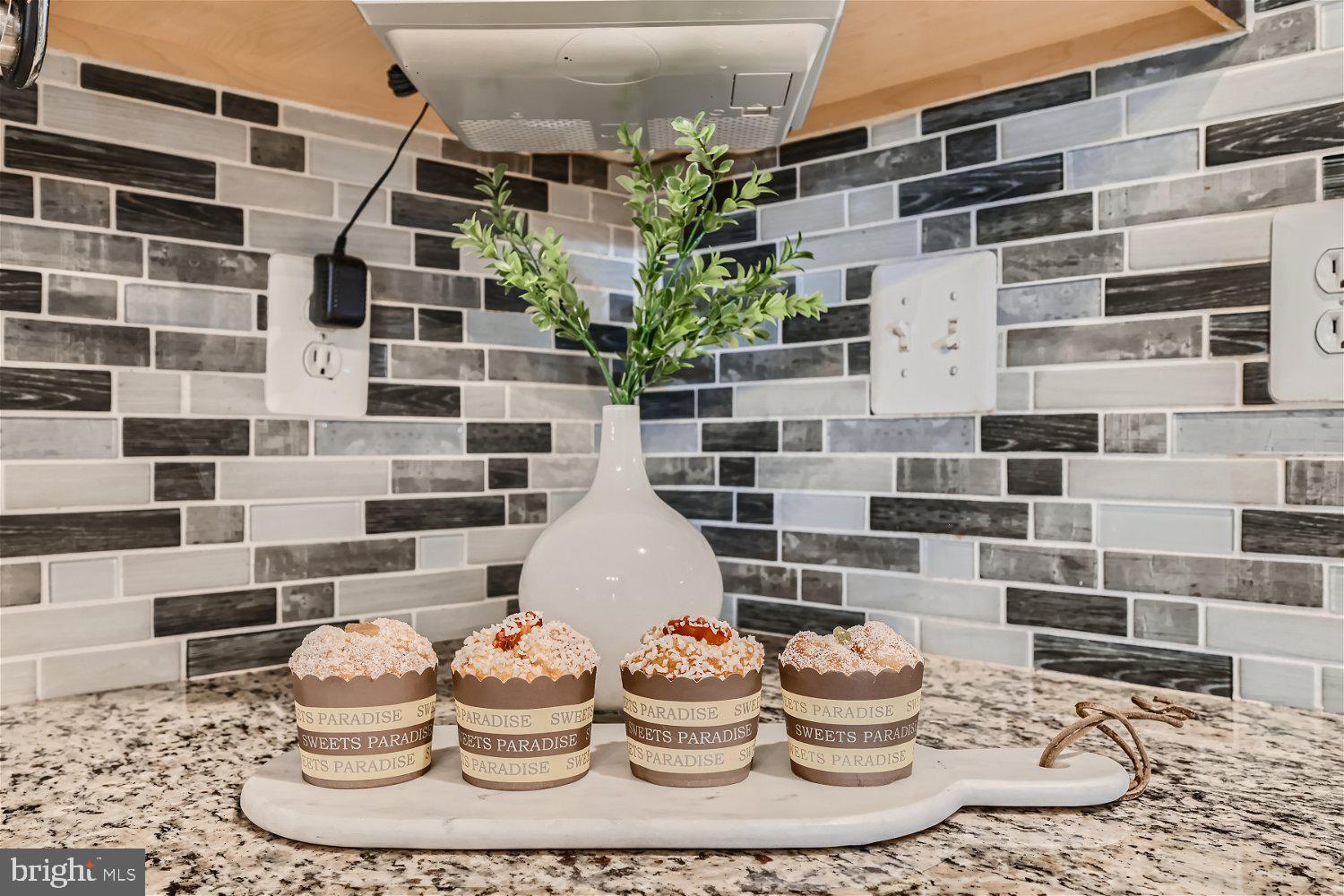 SENECA POINTE - Residential