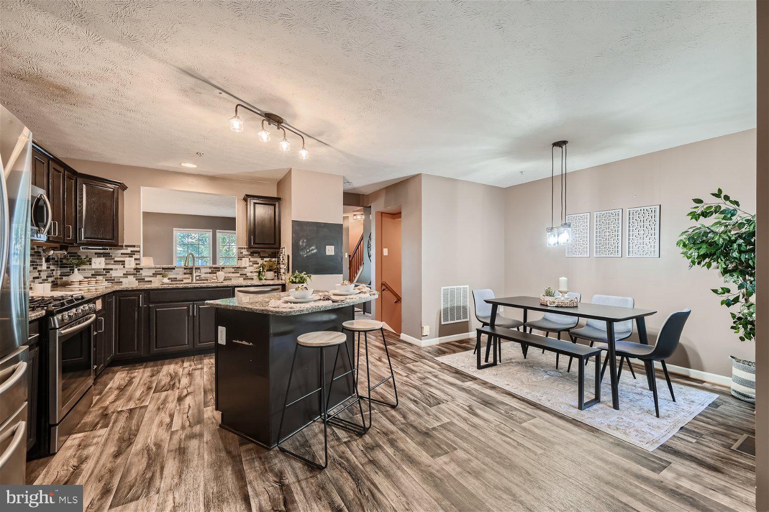 SENECA POINTE - Residential