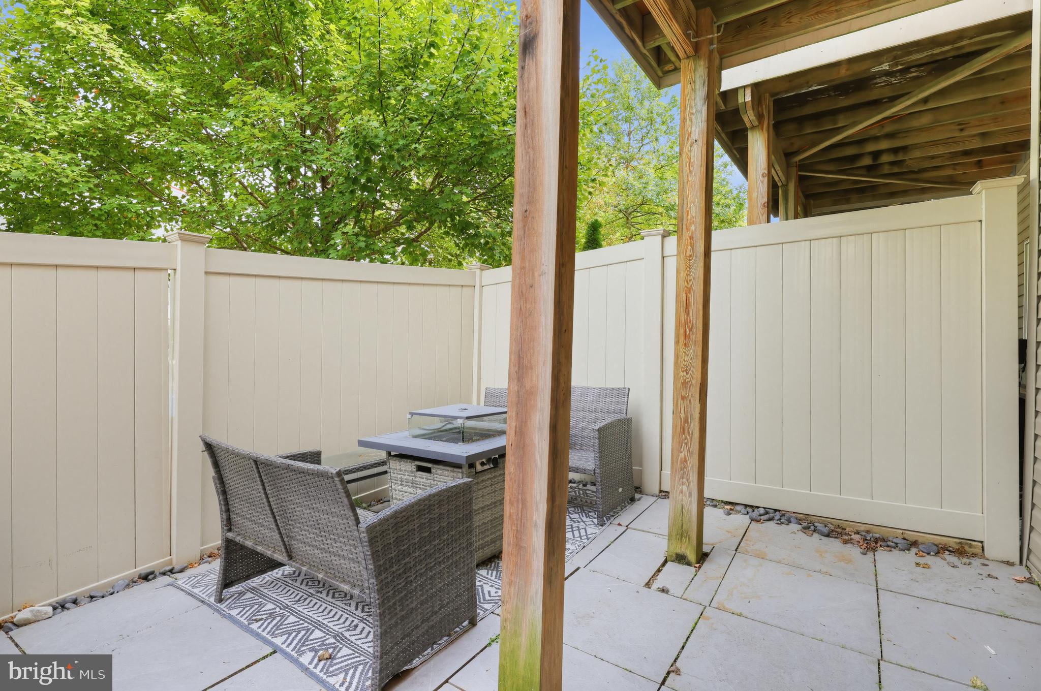 434 WILLOW BEND DRIVE