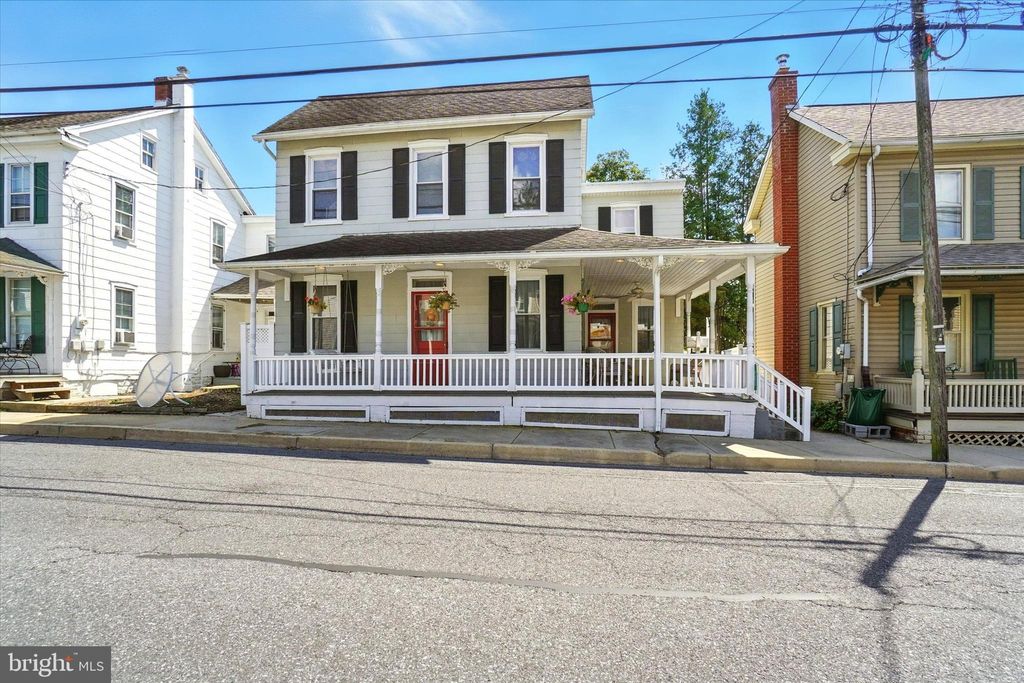 Photo of 131 N Cedar Street, LITITZ, PA 17543 (MLS # PALA2075950)
