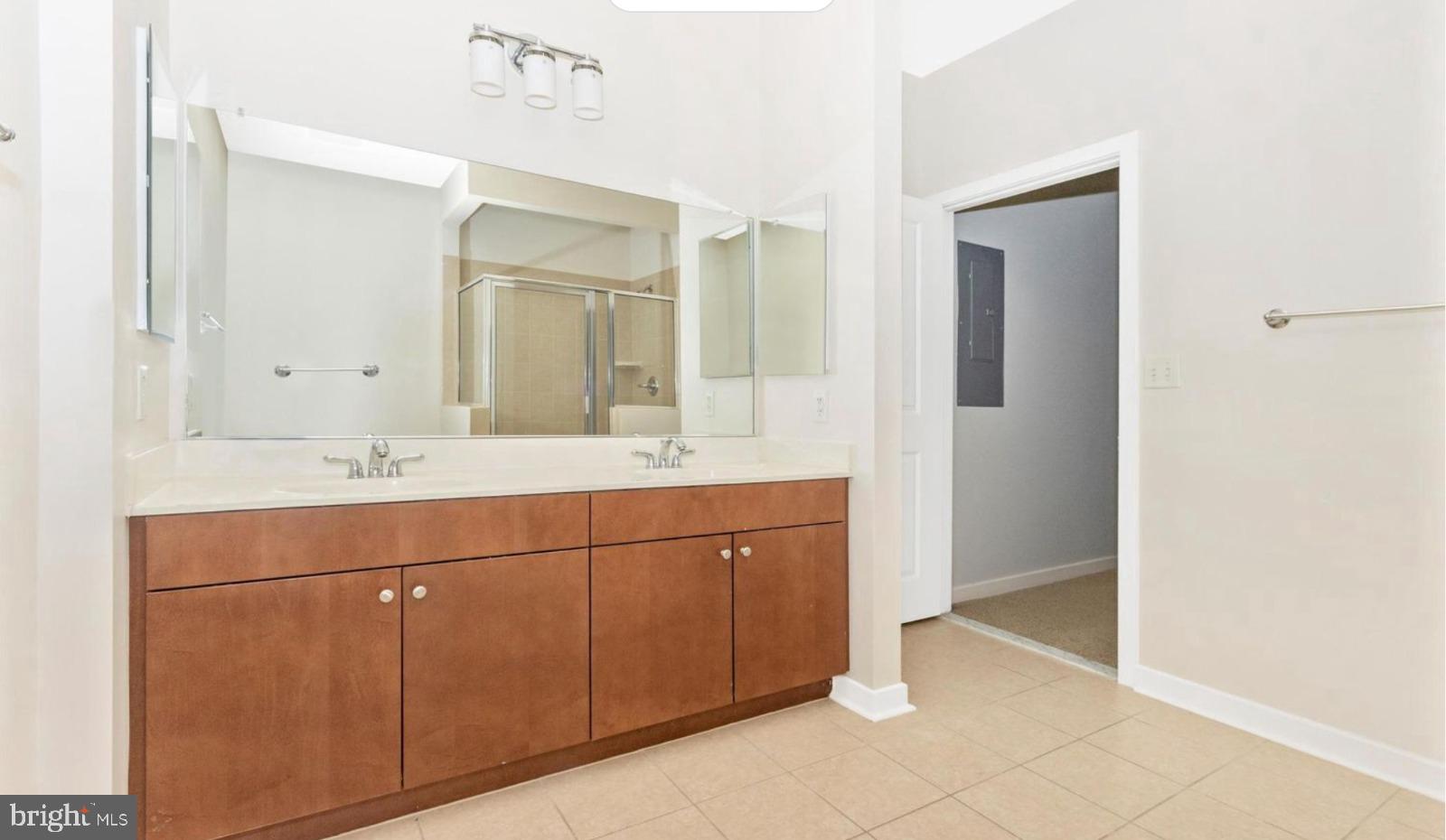 CHARLES VILLAGE - Residential Lease
