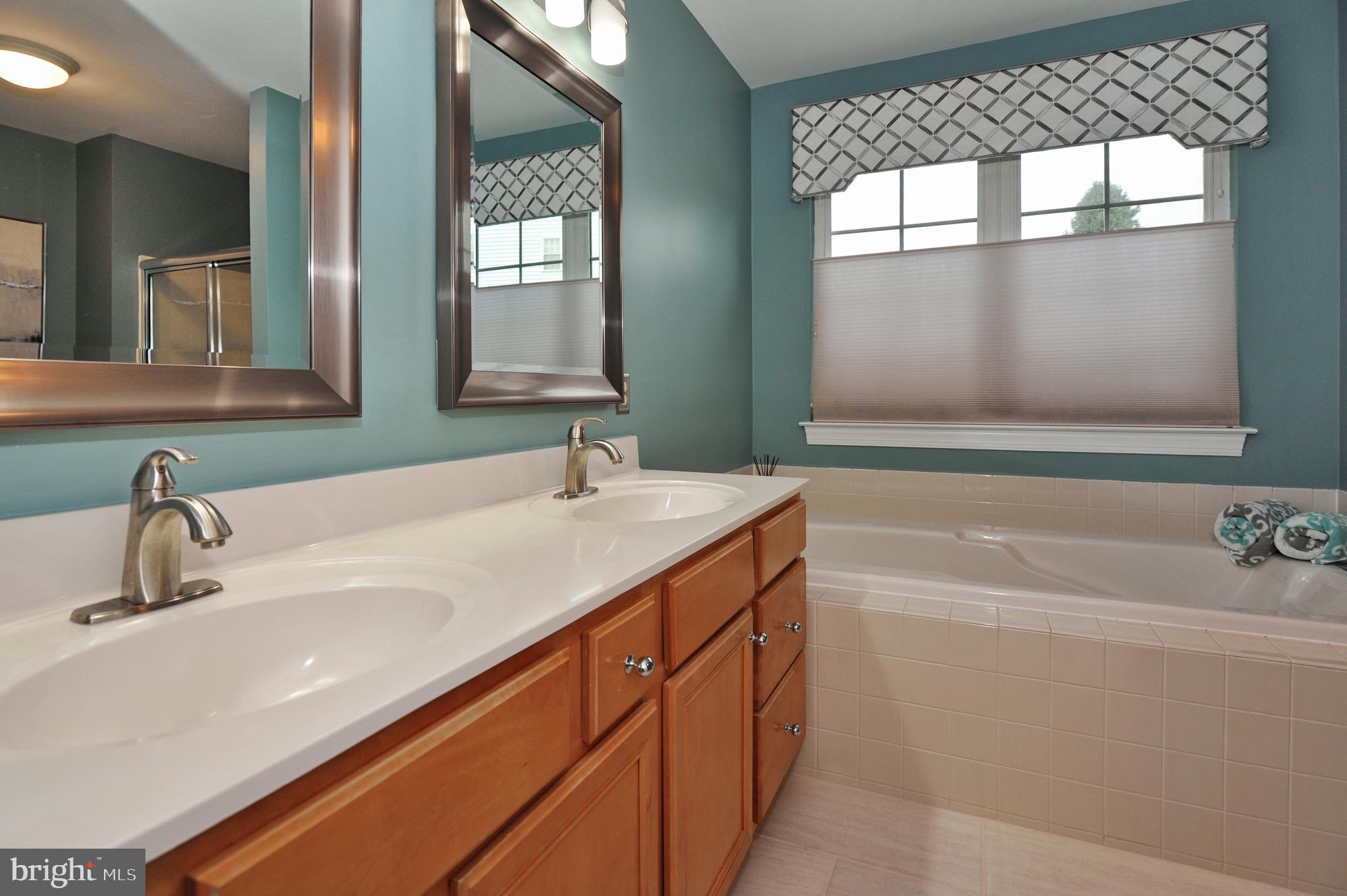 LINFIELD FARMS - Residential
