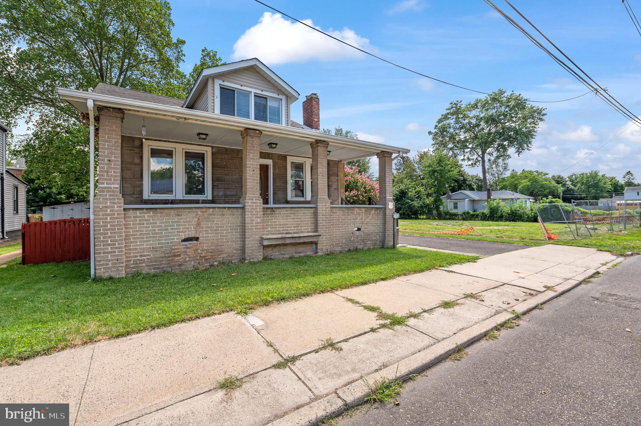 MANOR PARK - Residential