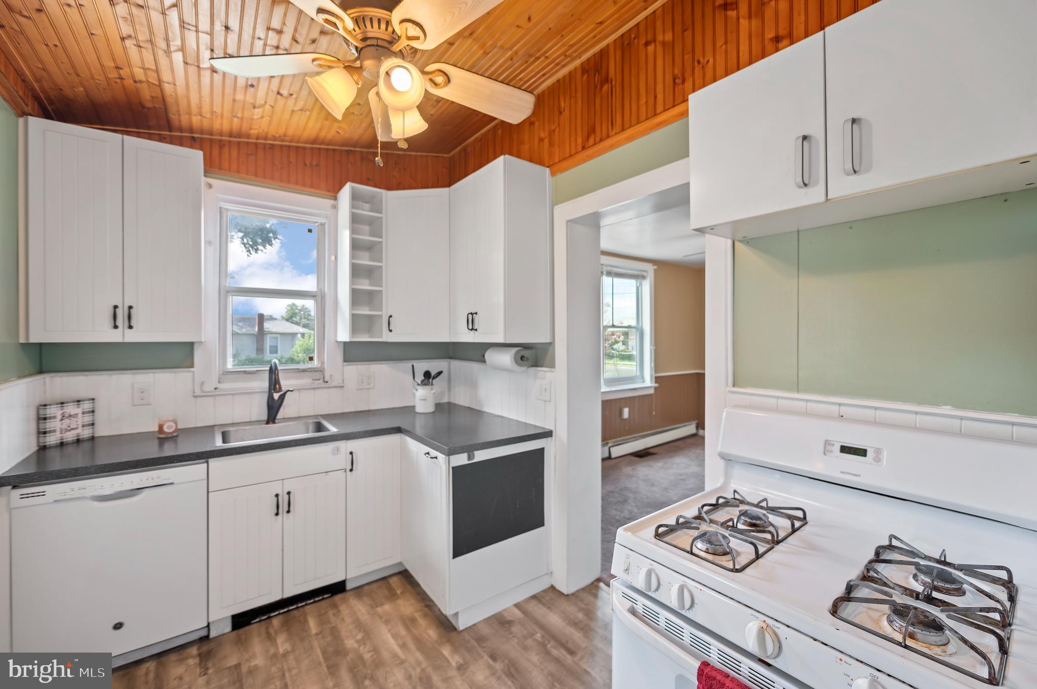 MANOR PARK - Residential