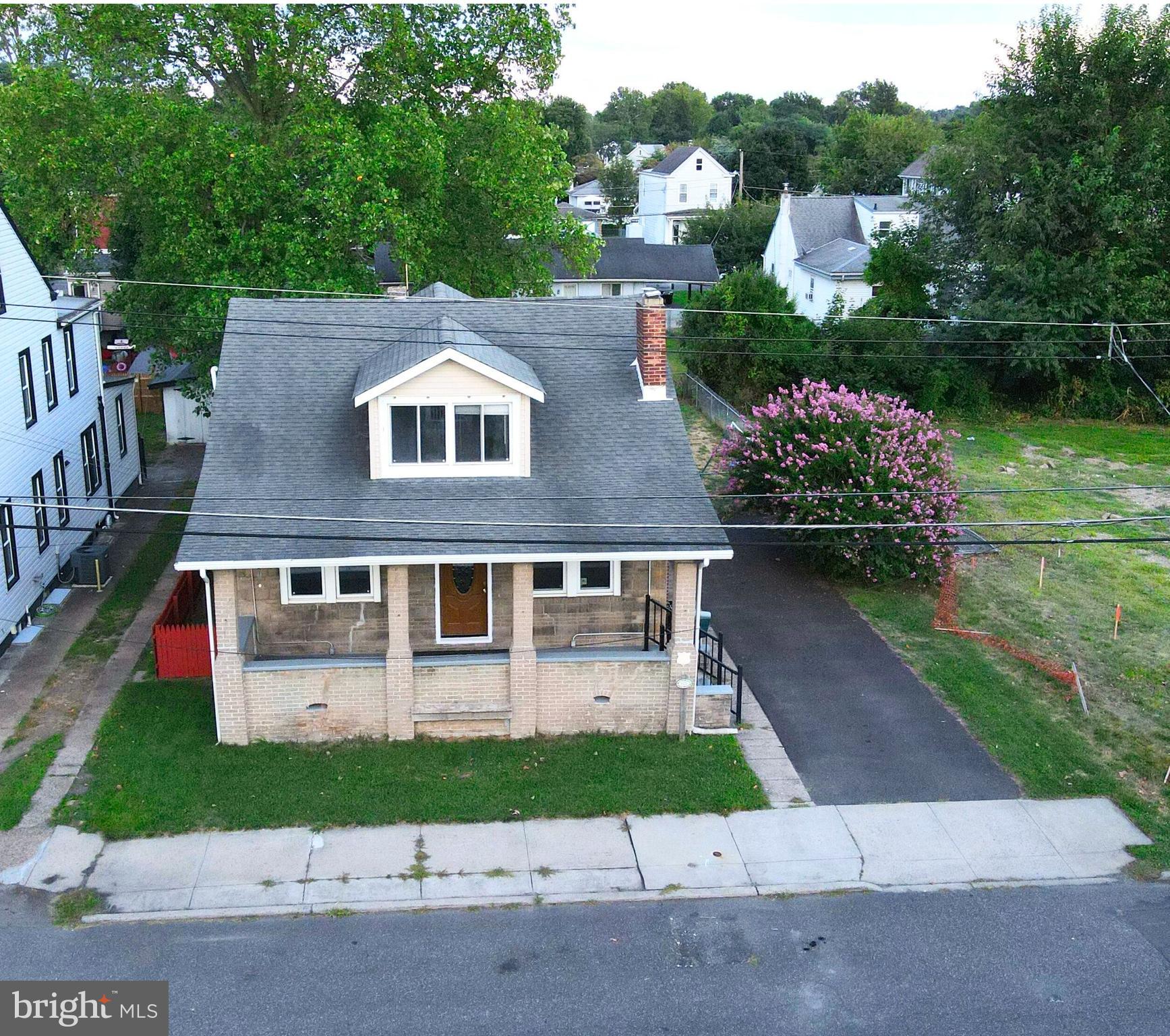 MANOR PARK - Residential