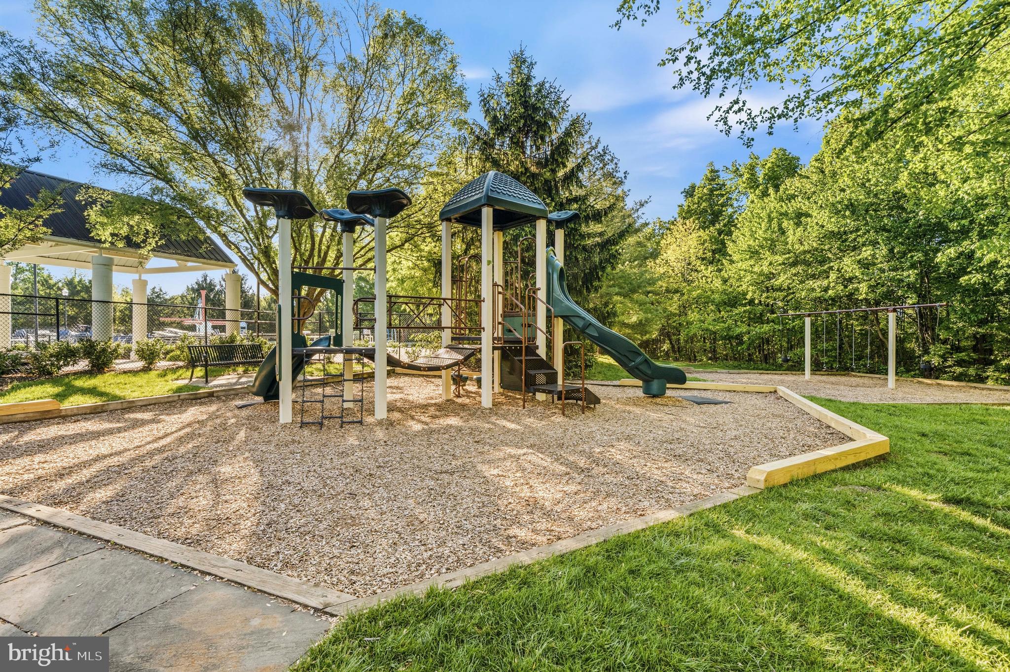 BROADLANDS - Residential