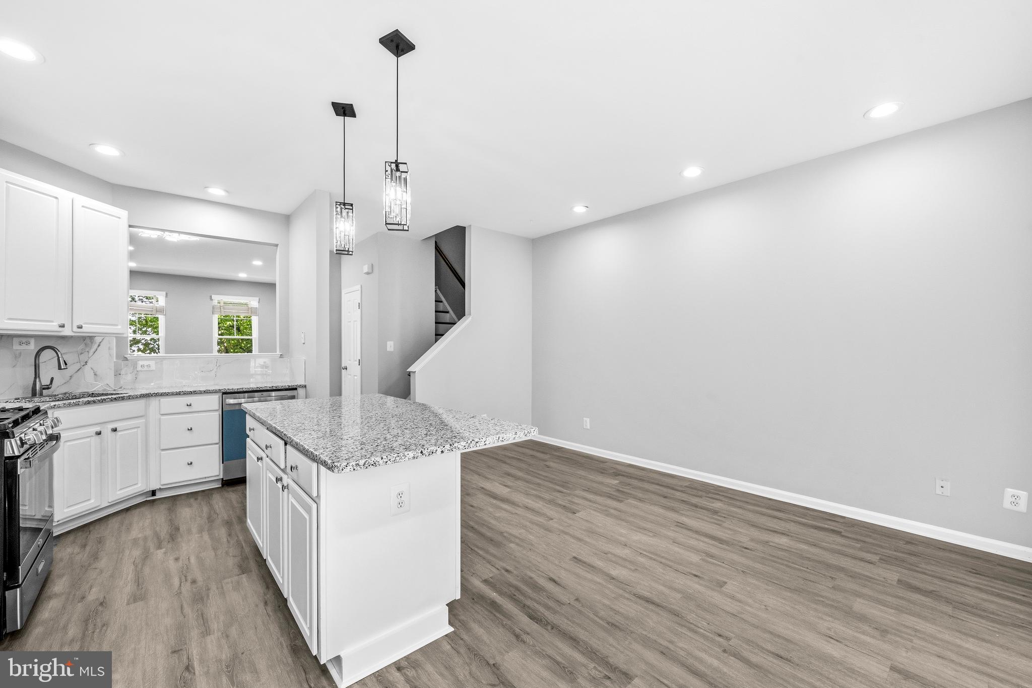 BROADLANDS - Residential