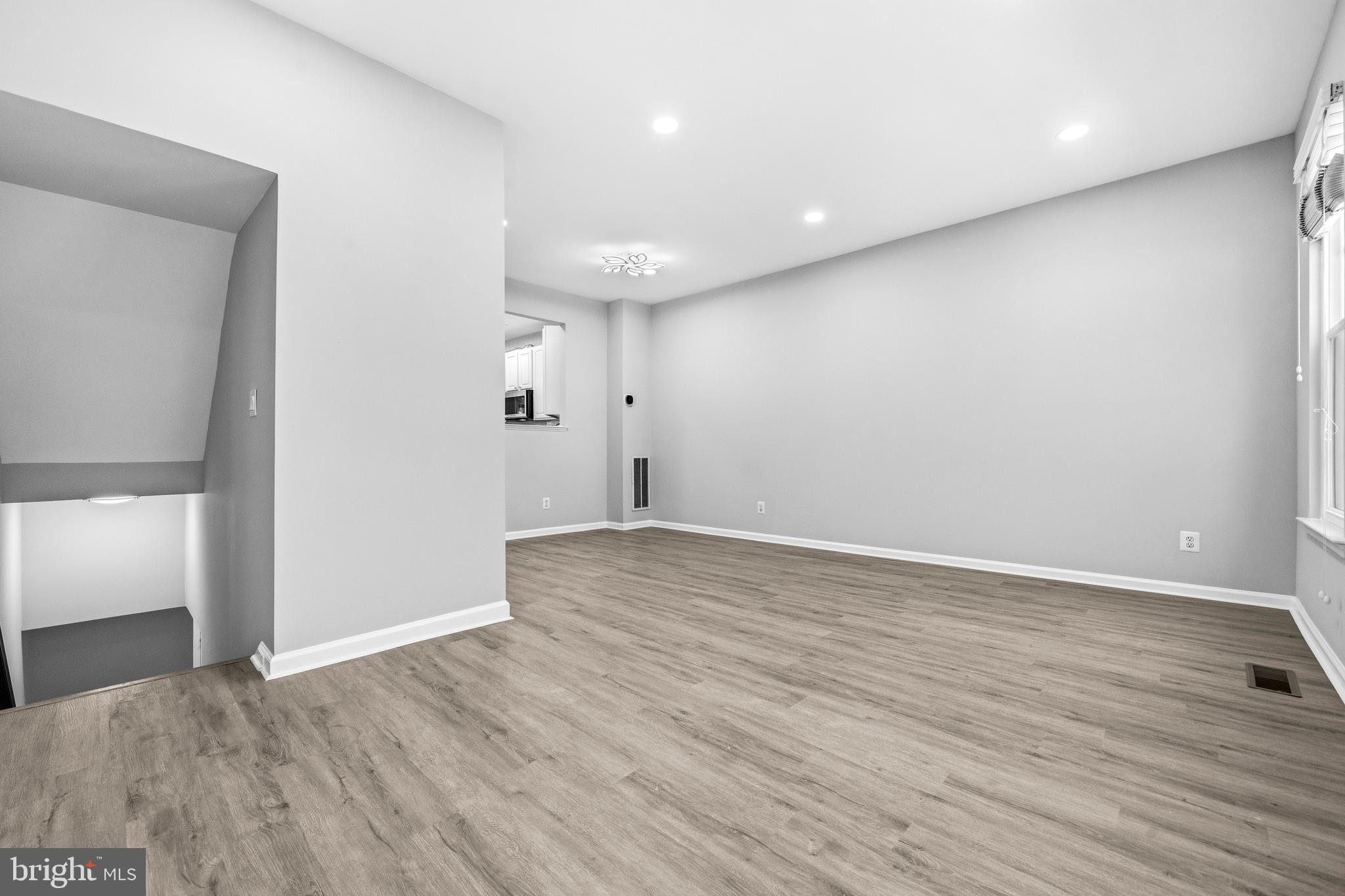 BROADLANDS - Residential