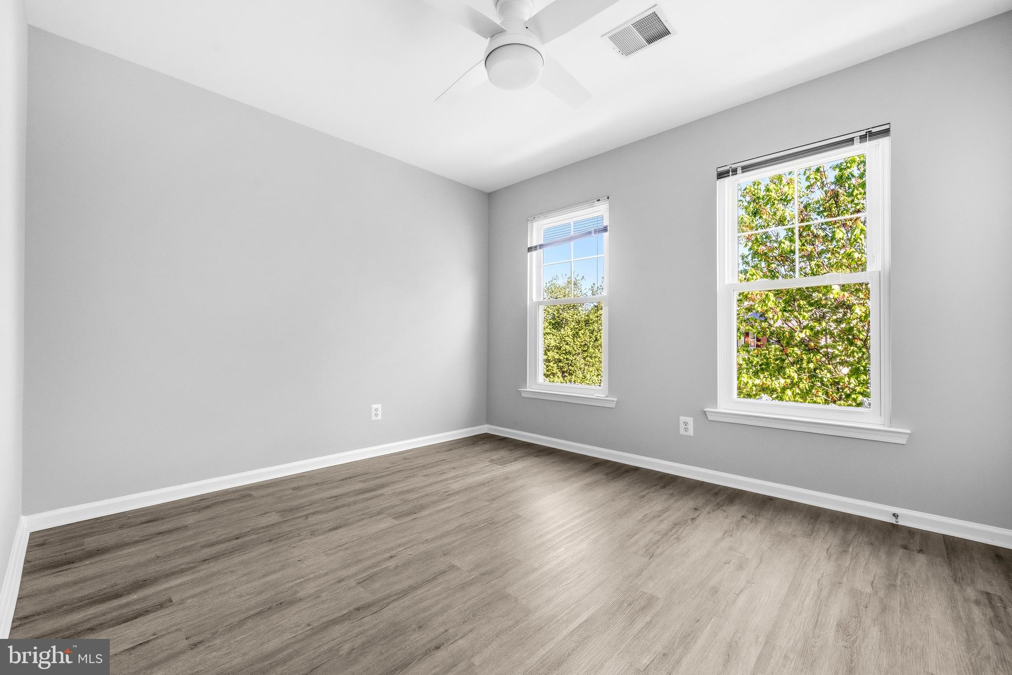 BROADLANDS - Residential