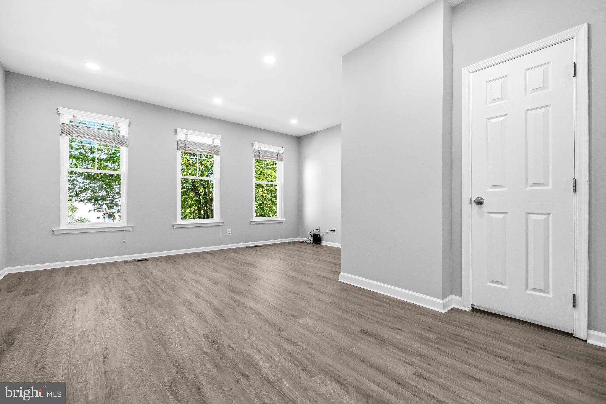 BROADLANDS - Residential