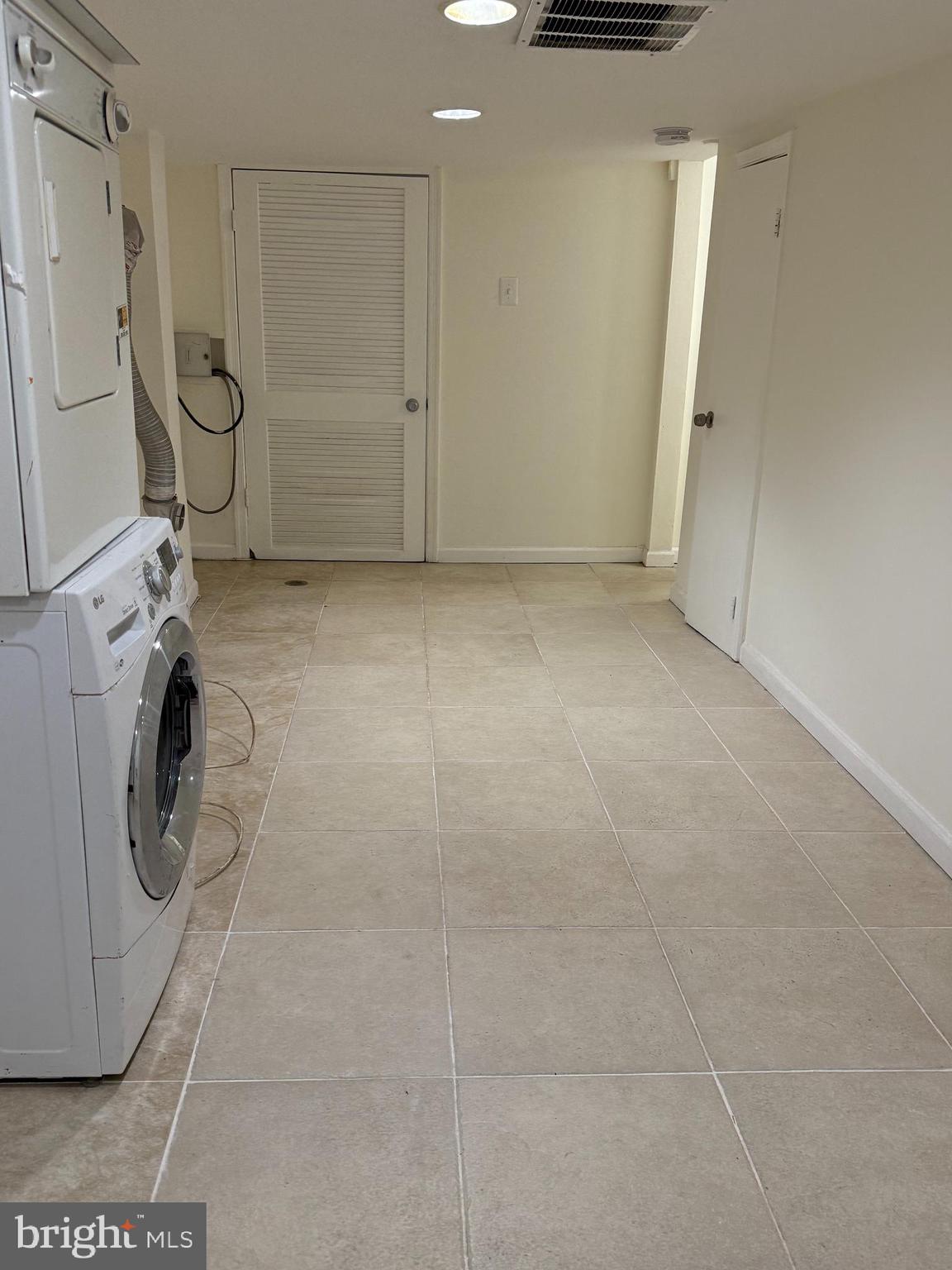 WASHINGTON SUBURBAN HOME - Residential