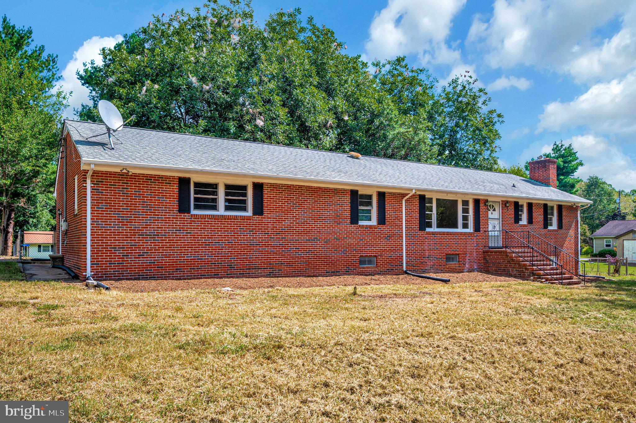 8434 PINE TREE LANE