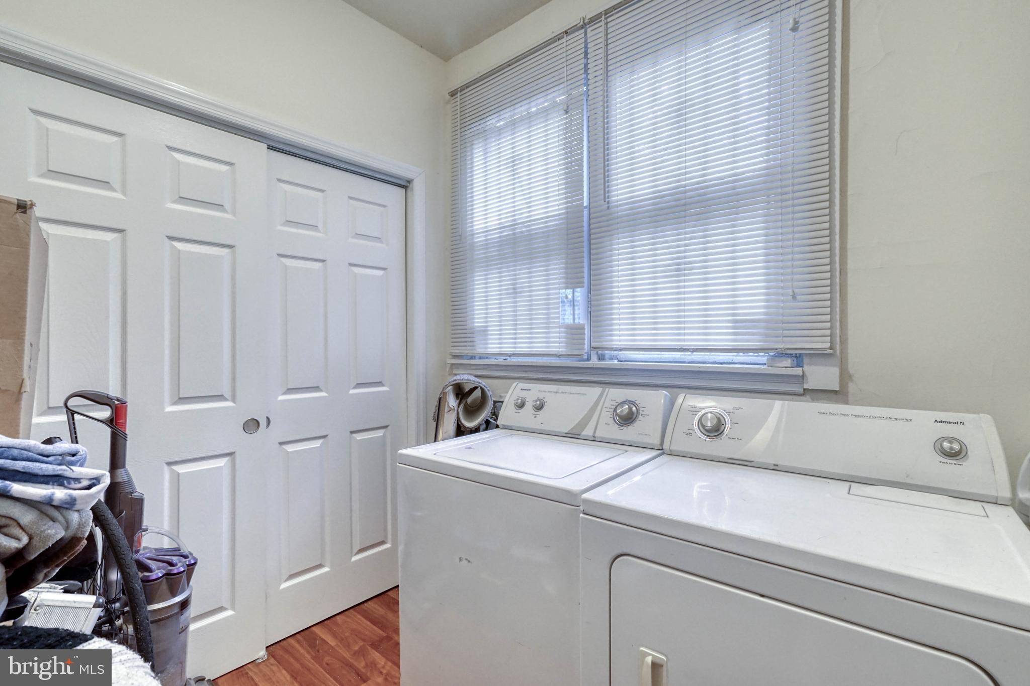 POINT BREEZE - Residential Income