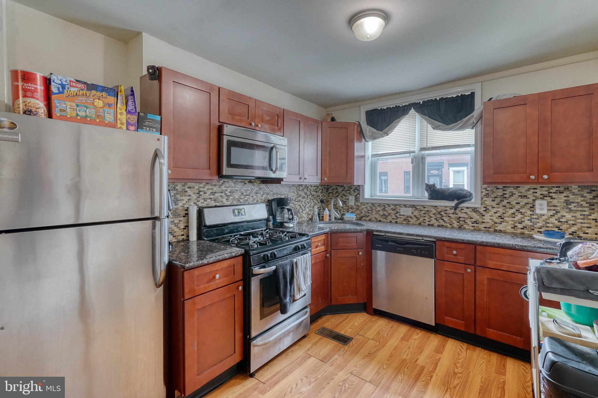 POINT BREEZE - Residential Income