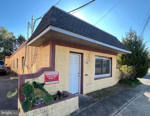 Photo of 1080 Maple Avenue, CHERRY HILL, NJ 08002 (MLS # NJCD2113222)