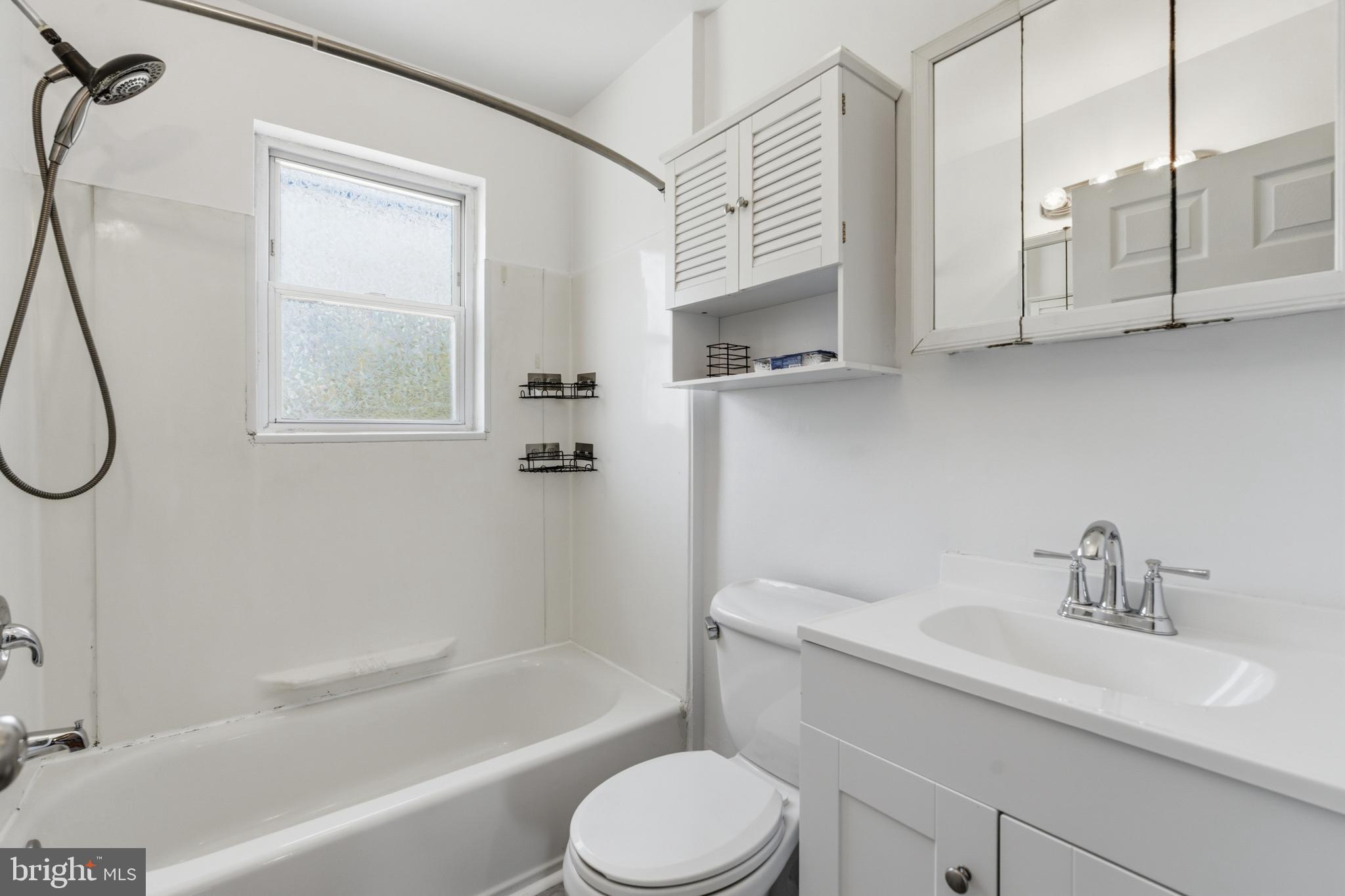 LYNNEWOOD GDNS - Residential