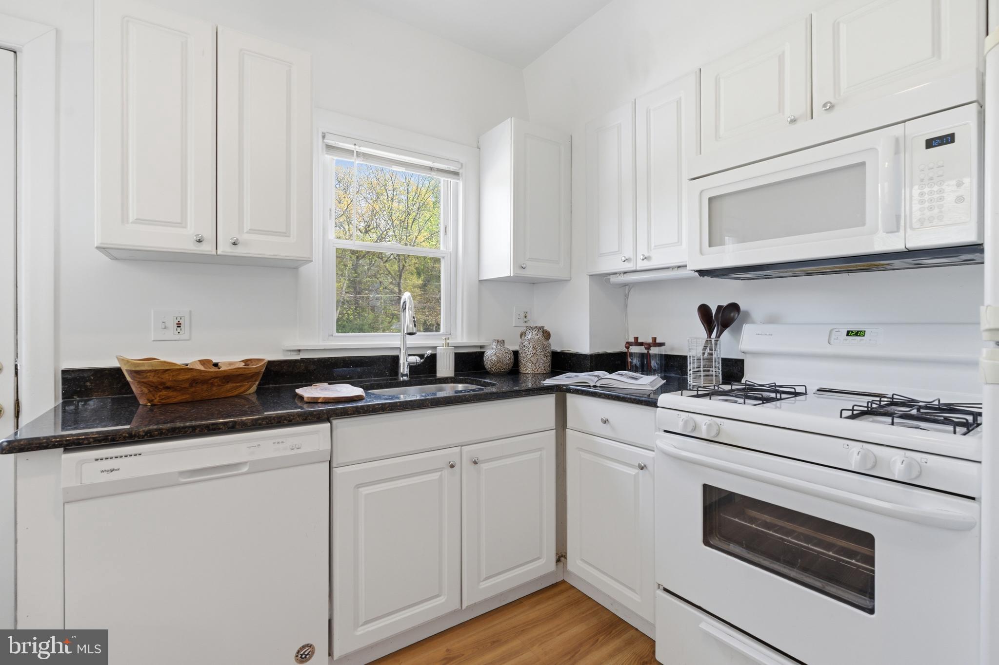 LYNNEWOOD GDNS - Residential