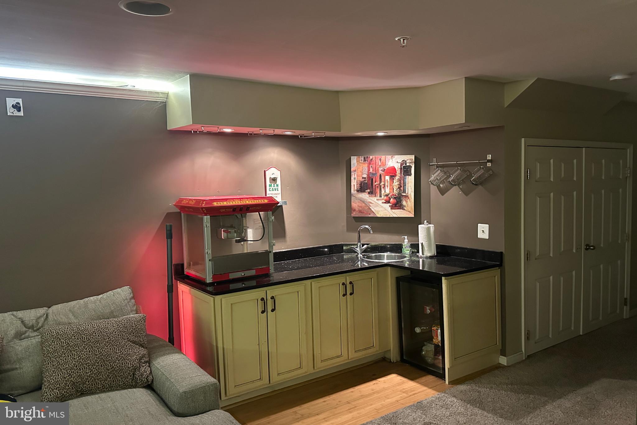 WHITTIER POND - Residential