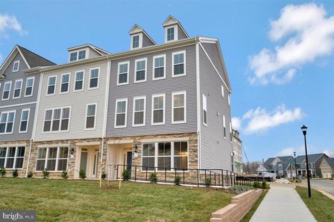 Townhouse For Rent - 255 Aspen Road #105<br/> STAFFORD, VA 22554