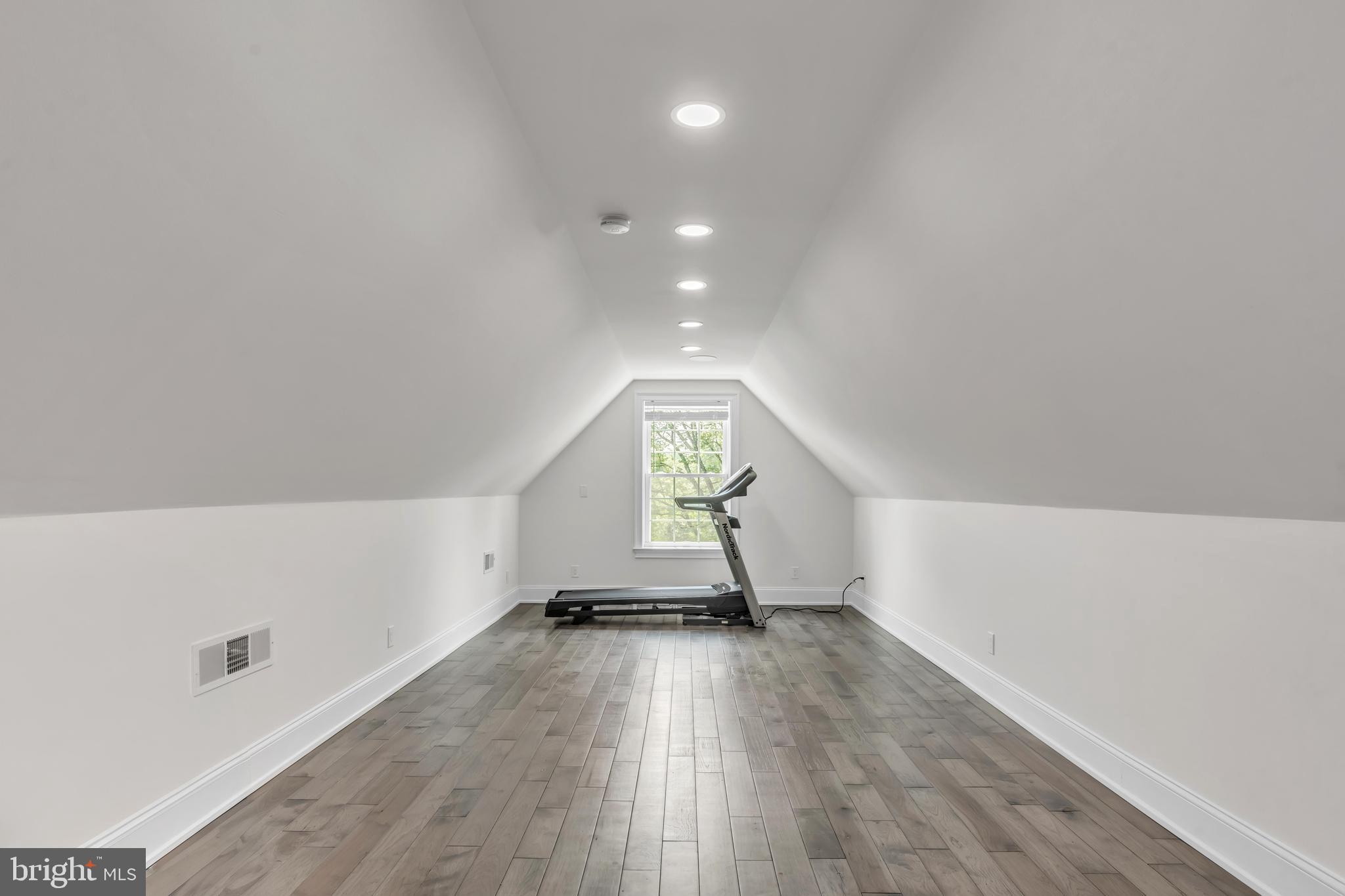 ROCKY HILL - Residential