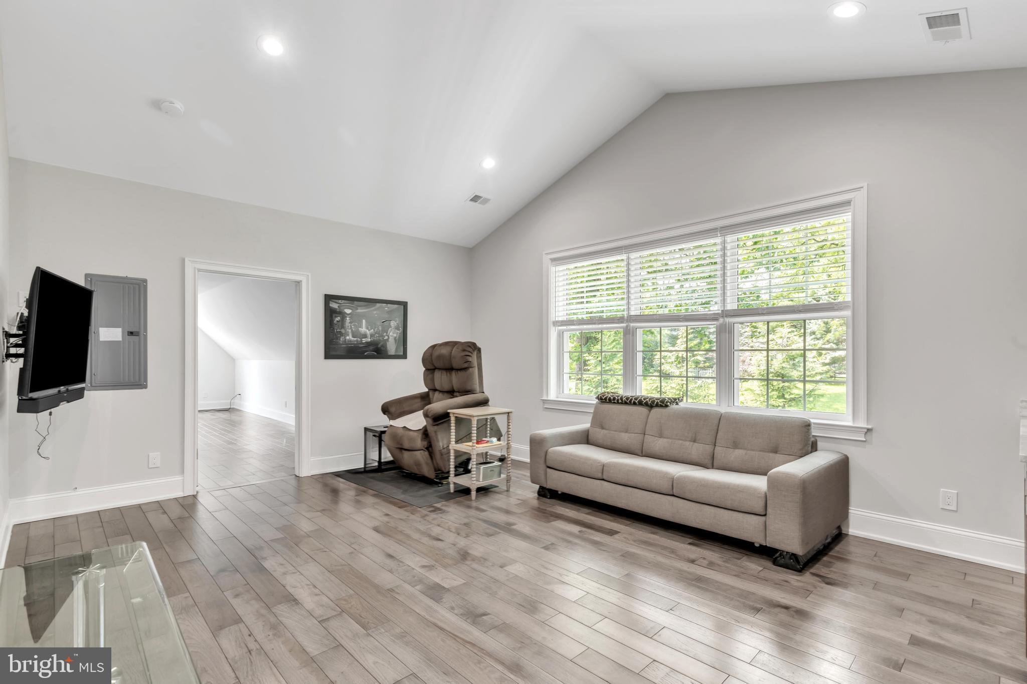 ROCKY HILL - Residential