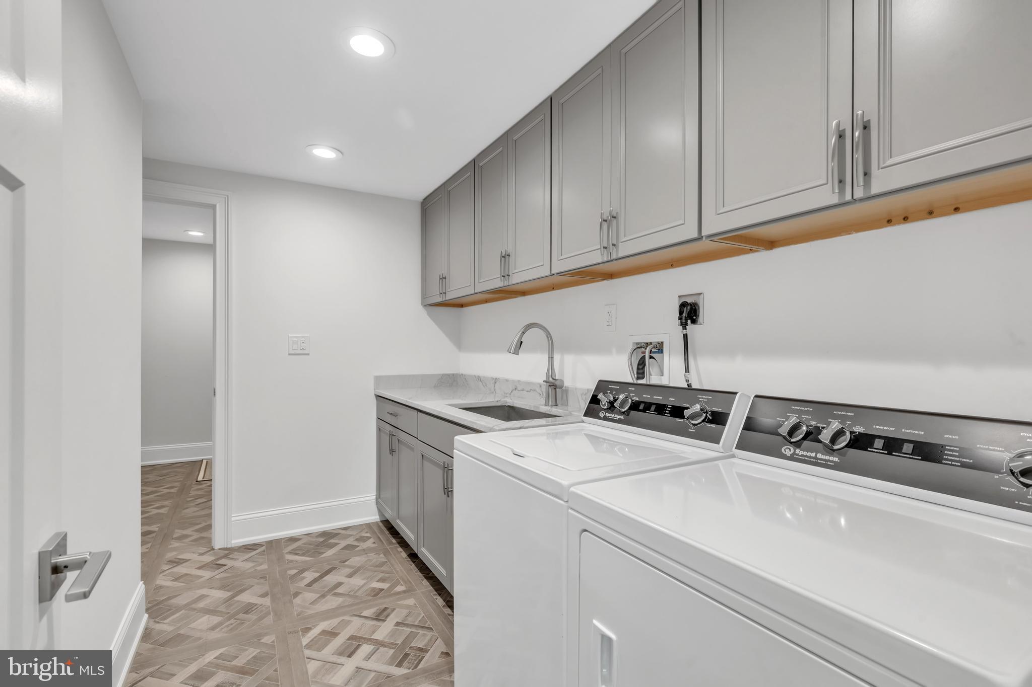 ROCKY HILL - Residential