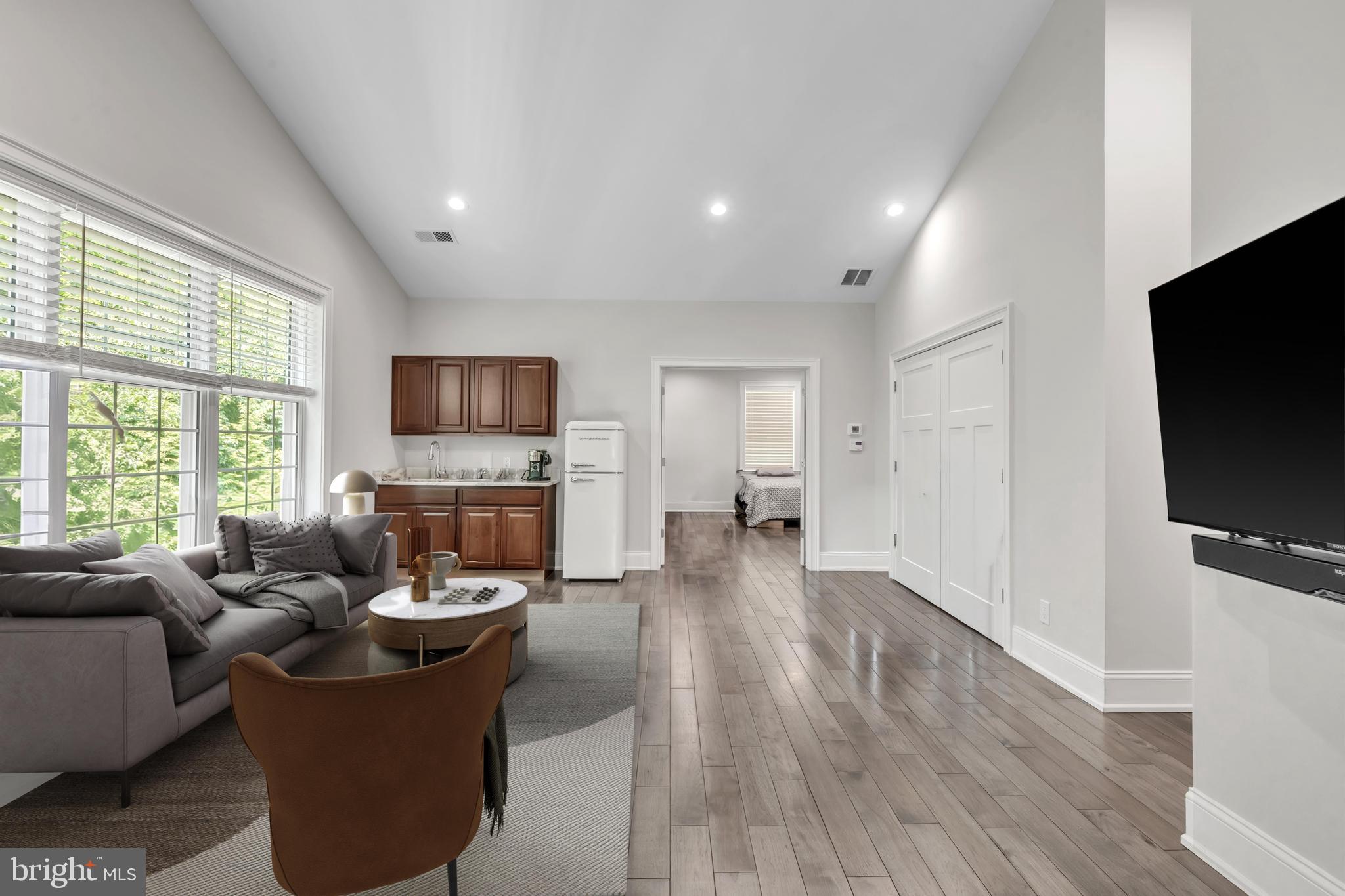 ROCKY HILL - Residential