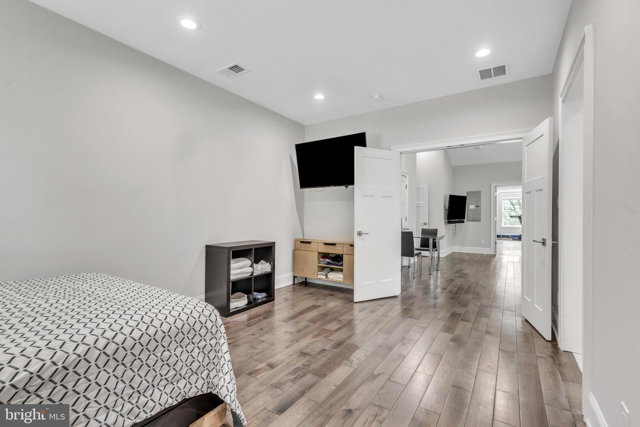 ROCKY HILL - Residential