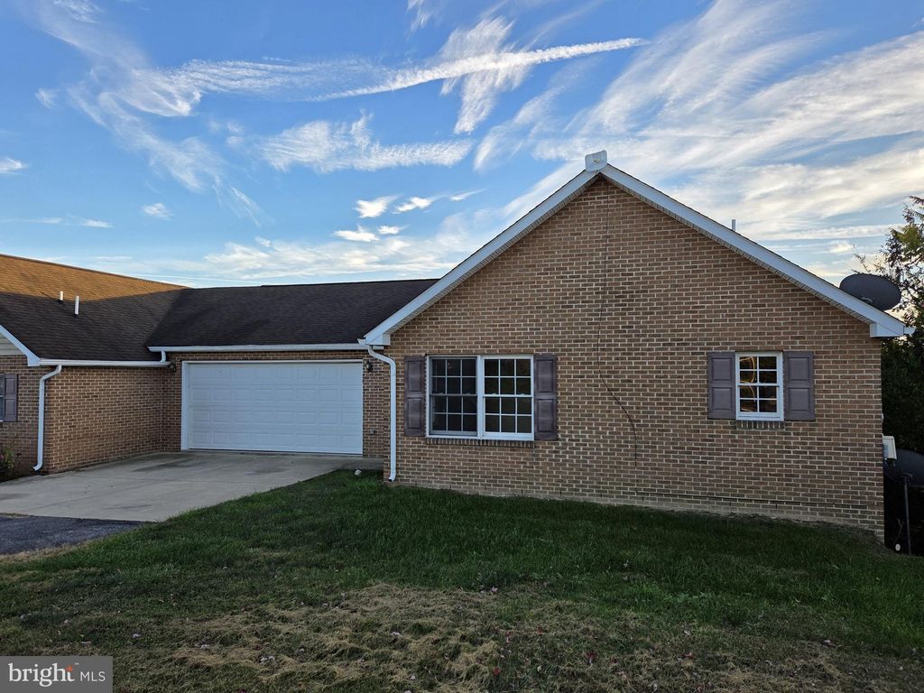 Photo of 50 - C3 Courtney Circle, STRASBURG, VA 22657 (MLS # VASH2012812)