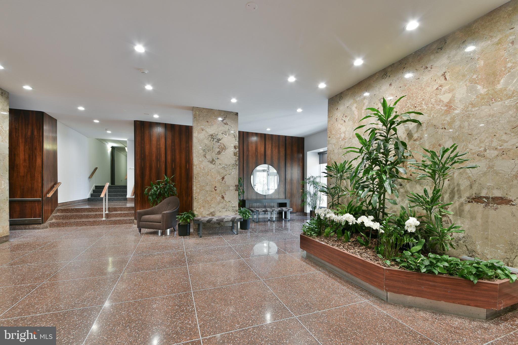 3600 CONSHOHOCKEN AVENUE 00 909