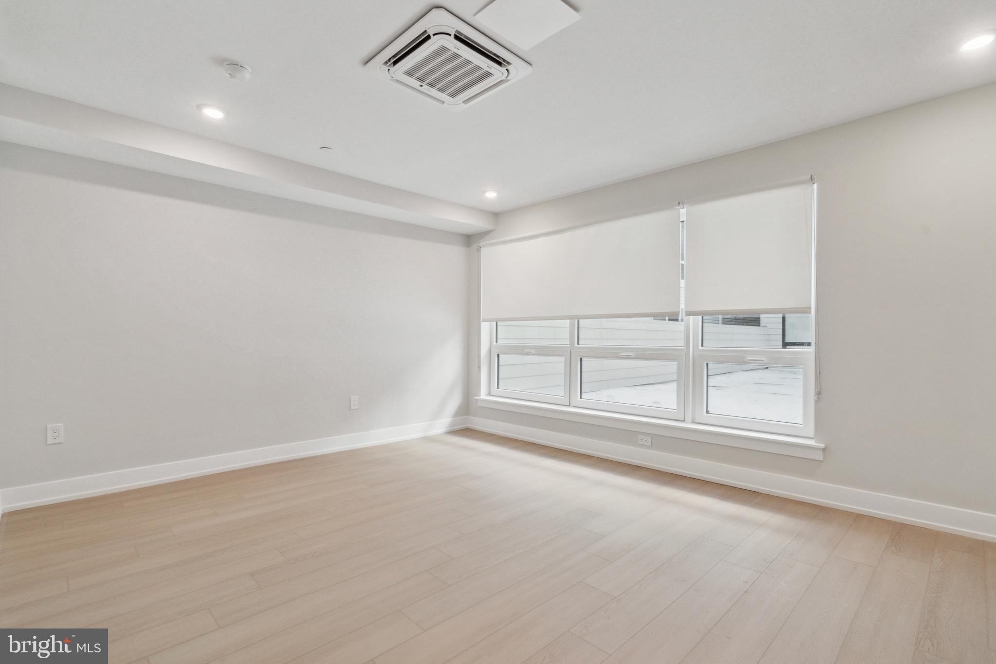 PHILADELPHIA (NORTH) - Residential Lease