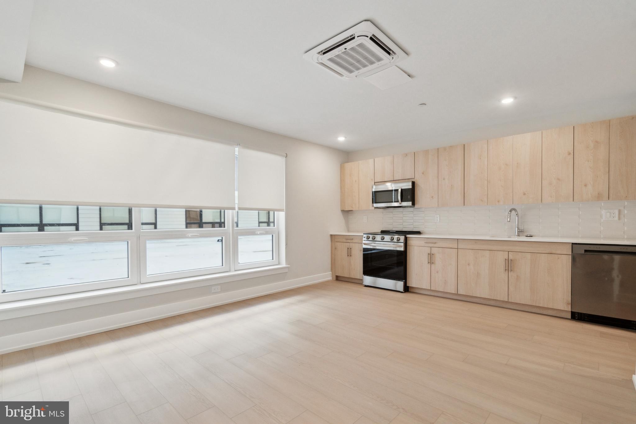 PHILADELPHIA (NORTH) - Residential Lease