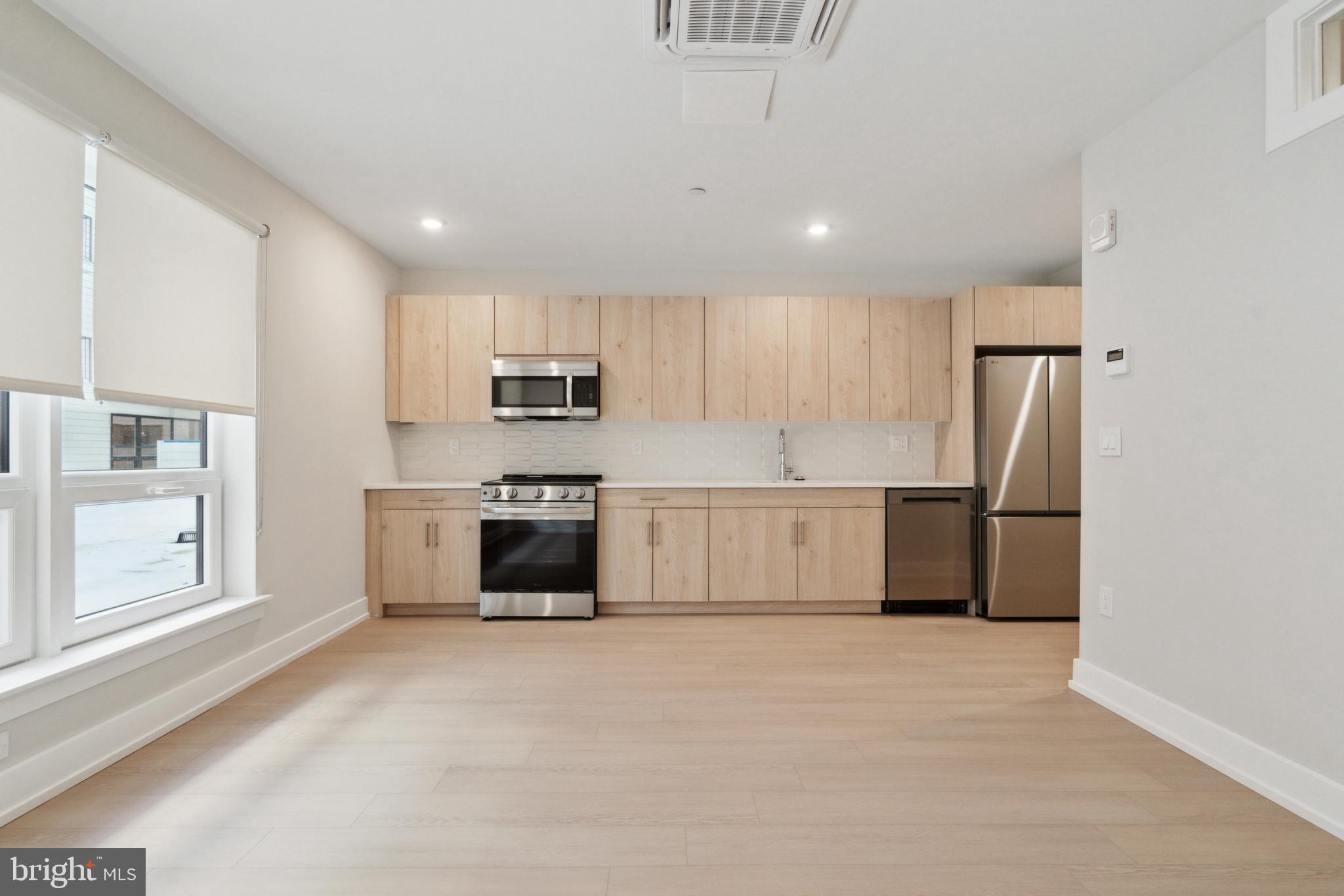 PHILADELPHIA (NORTH) - Residential Lease