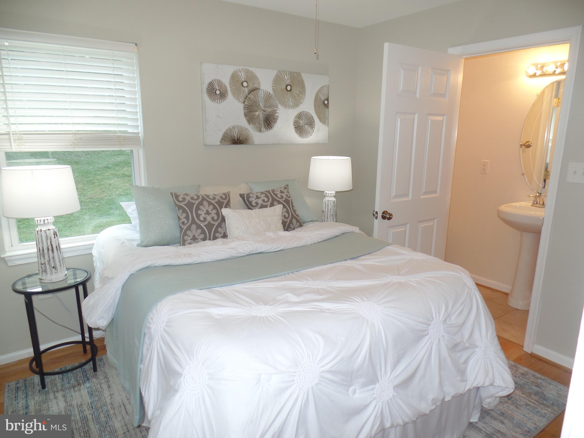 PIMMIT HILLS - Residential Lease