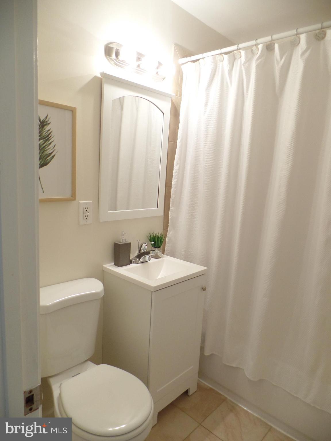 PIMMIT HILLS - Residential Lease