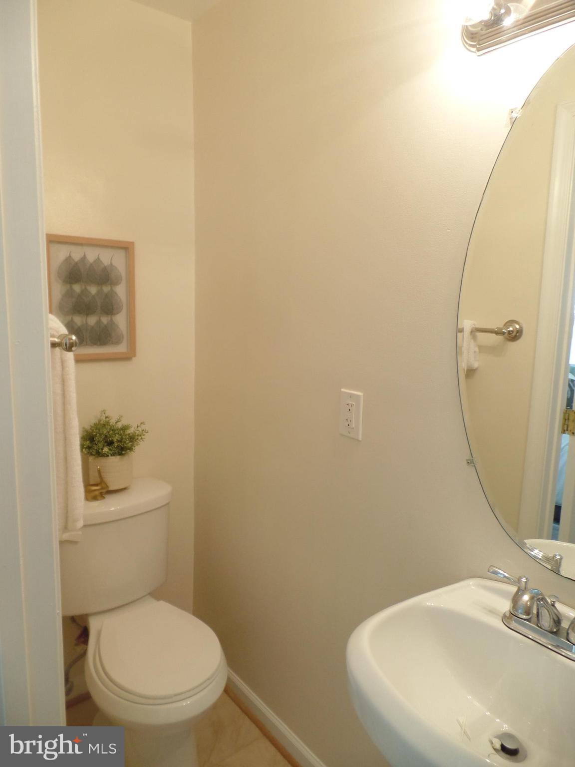 PIMMIT HILLS - Residential Lease