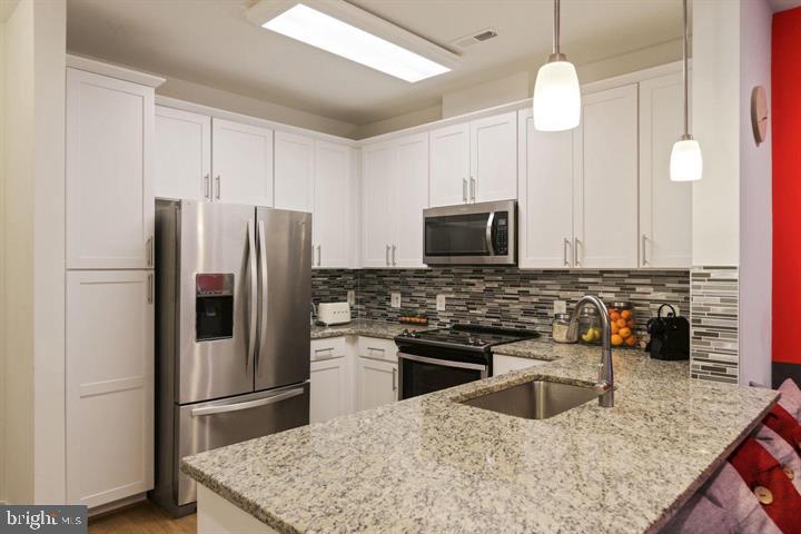 ENCLAVE - Residential Lease